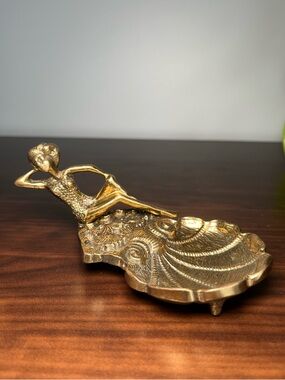 Vintage Brass Trinket dish Art Nouveau Style Decorative / Vide-Poche ✨